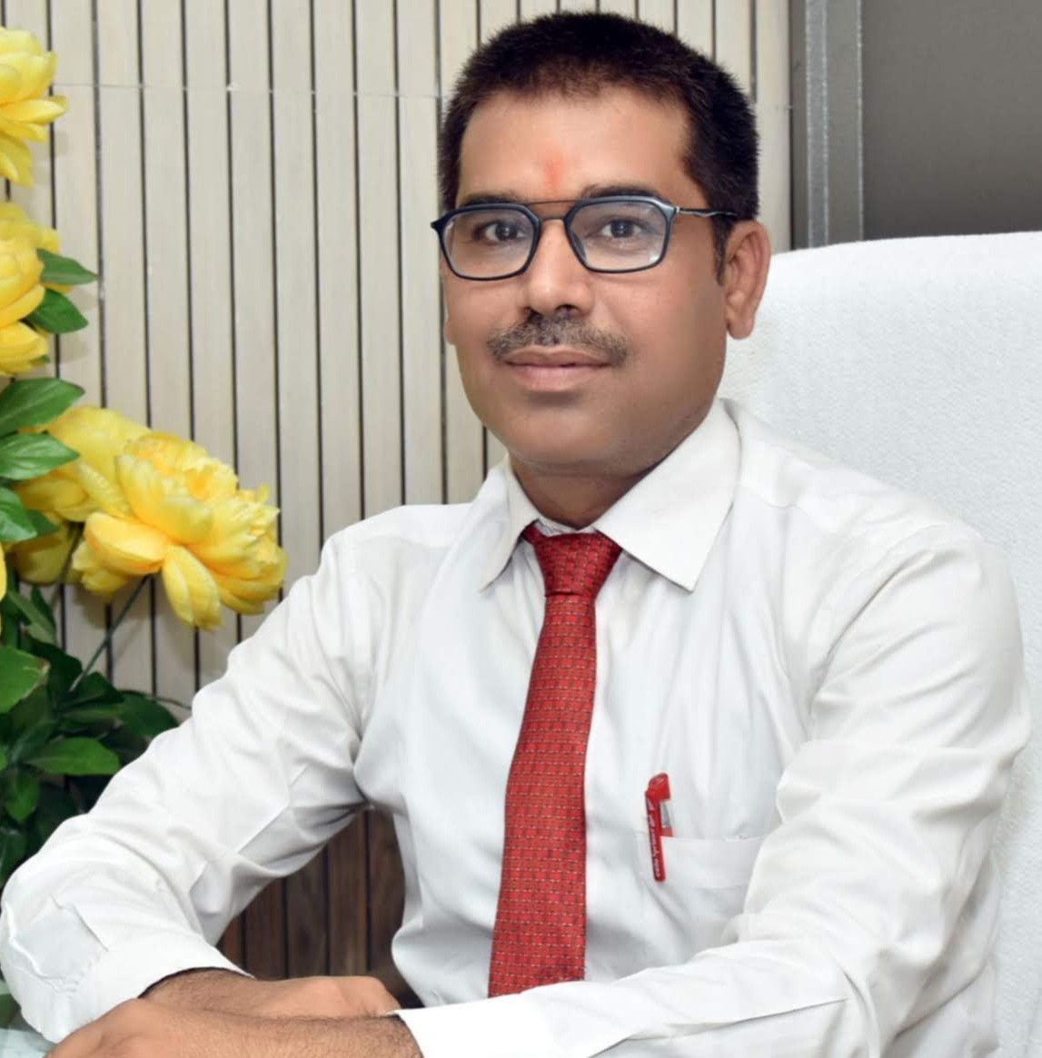 Mr. Navneet Tiwari